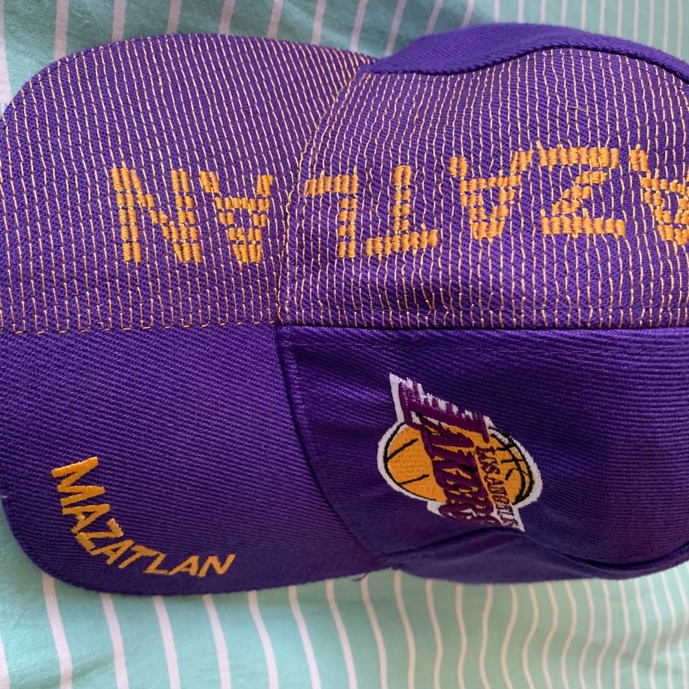 Lakers Tornament in Mexico. Rare! - Picture 4 of 4